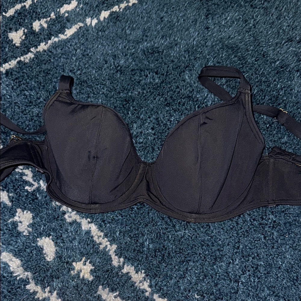 Sunset brand Black Underwire bikini top. 34dd